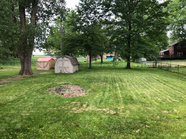 Building Photo - 11458 N Oak Trafficway