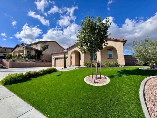 Building Photo - Stunning 2021 built 4 bedroom home for LEA...