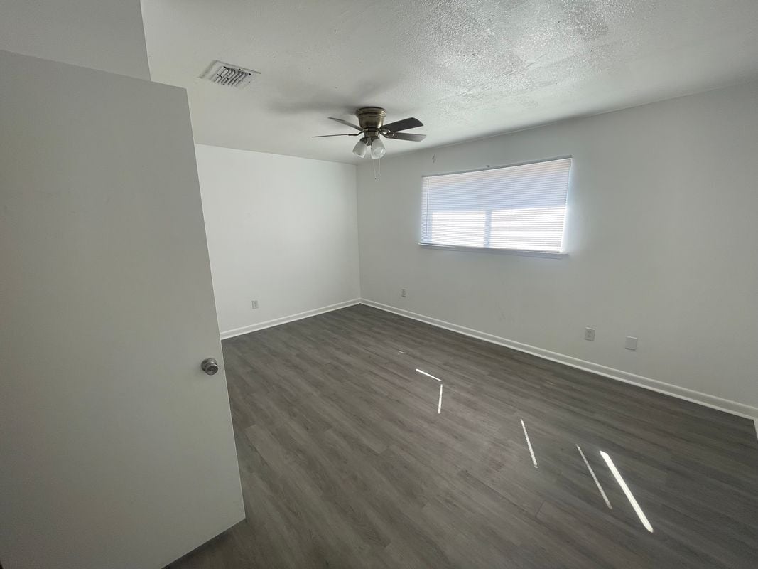 Building Photo - 2310 Bobbie St