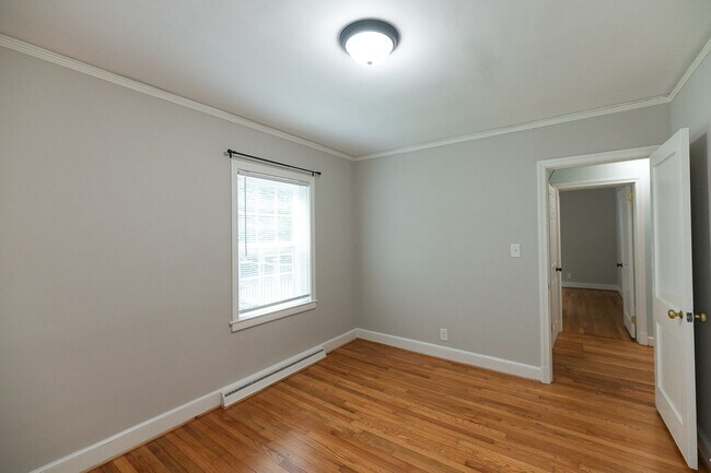 Building Photo - Lovely, Updated 3-Bedroom, 1-Bath Home in Greensboro w/ Fenced Yard