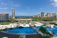 Building Photo - Rarely Available 1 Bed 2 Bath Long-Term in...