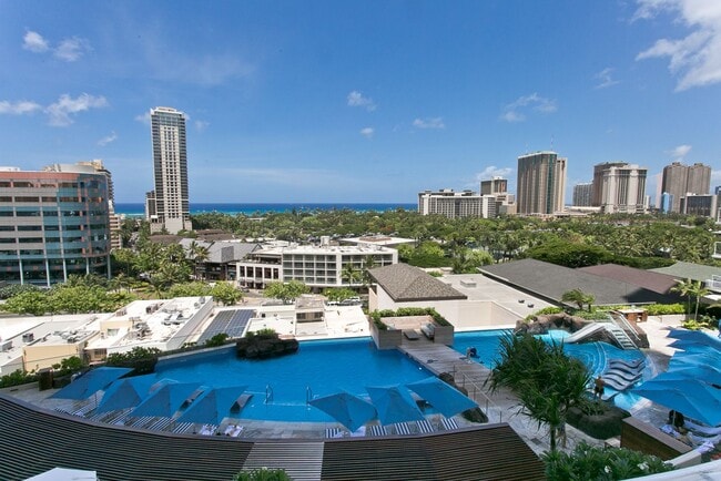 Primary Photo - Rarely Available 1 Bed 2 Bath Long-Term in...