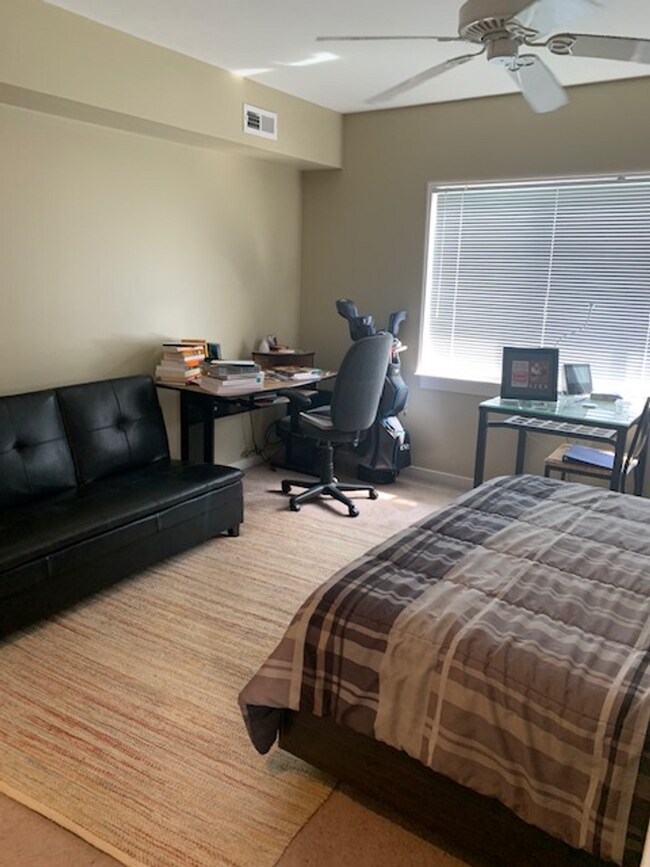 Building Photo - Sarah's Run Apartments