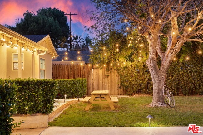 Building Photo - 8345 White Oak Ave