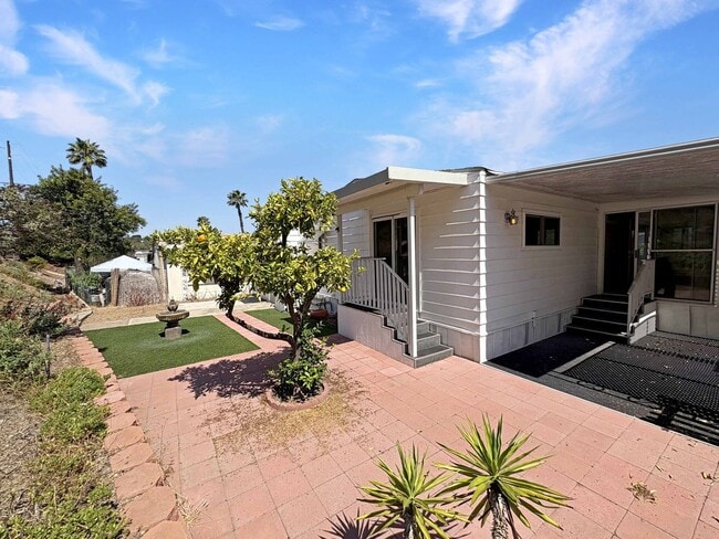 Building Photo - Spacious 2BR/2BA Home for Rent in 55+ Comm...