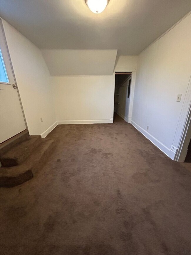 Building Photo - Market Street