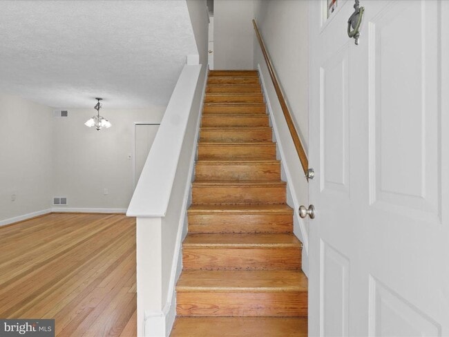 Building Photo - 477 Hampton Ct