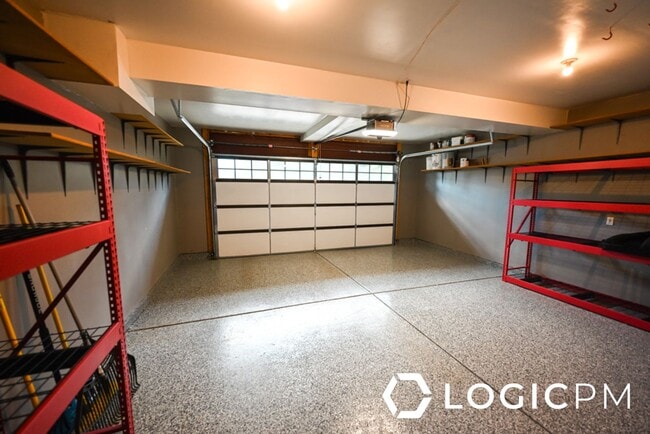 Building Photo - 1034 Lincoln Ln