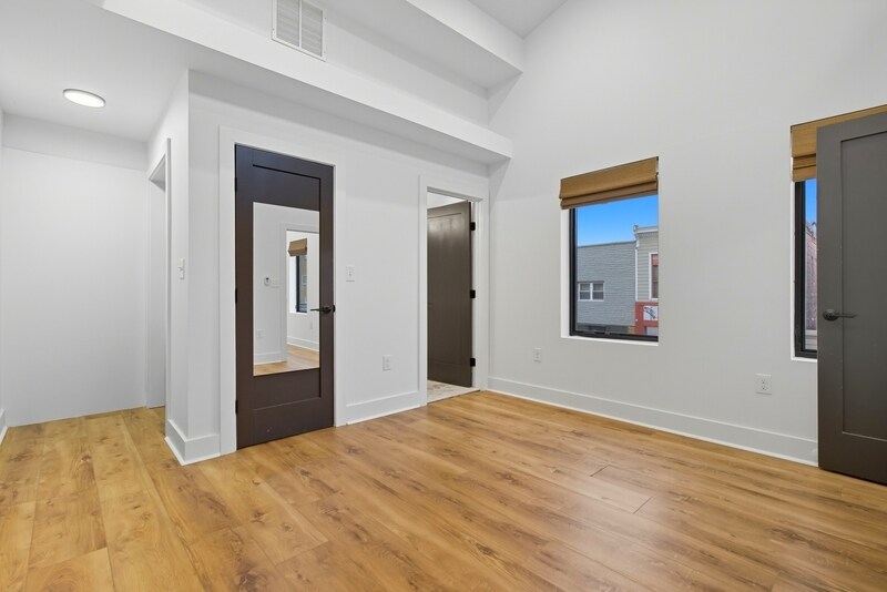 Building Photo - 3531 Claremont St