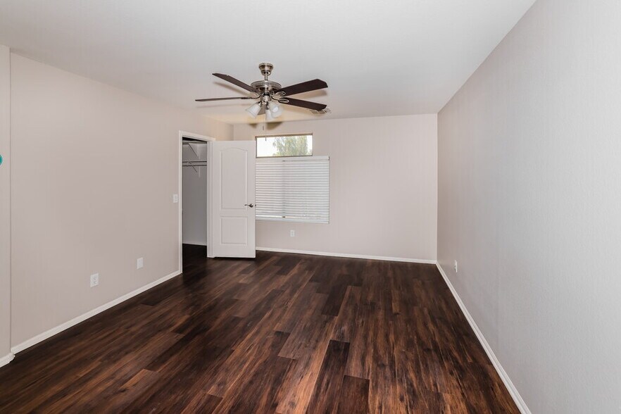 Building Photo - 12605 W Orange Dr