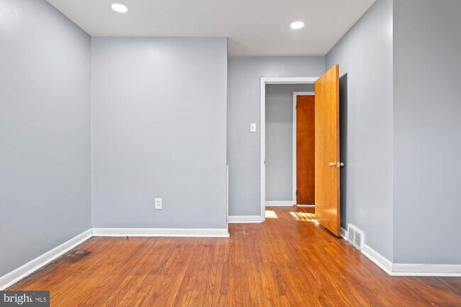 Building Photo - 309 Williams Rd