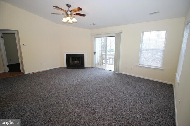 Building Photo - 2604 Beacon Hill Dr