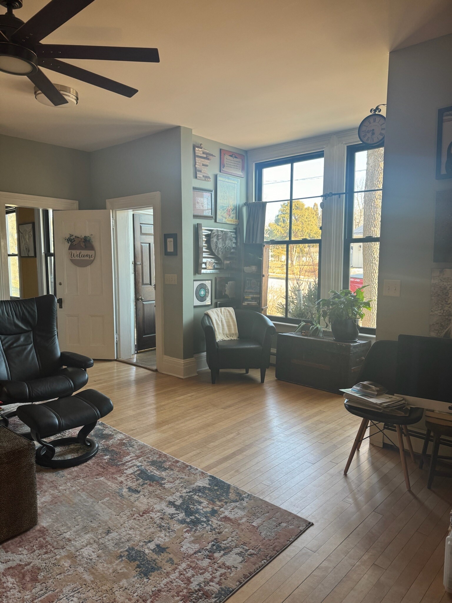 Building Photo - 204 Cherry St W