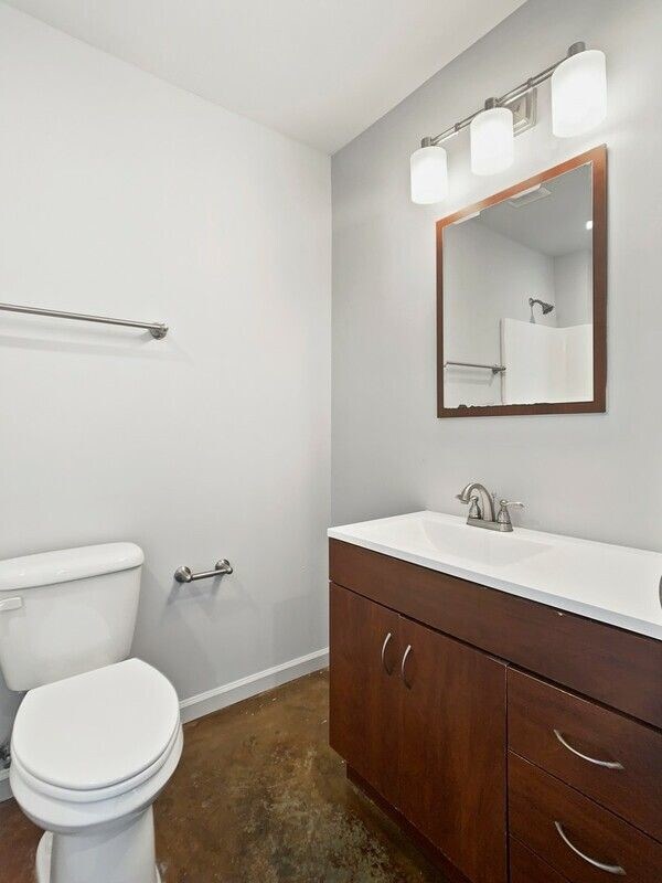Building Photo - 803 Parkview Dr