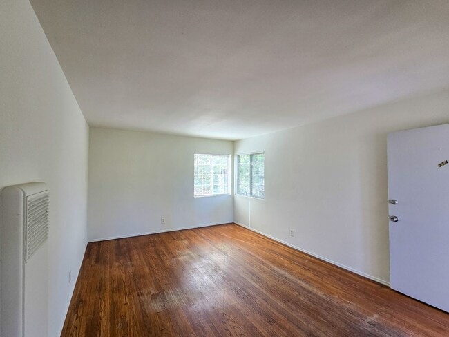 Building Photo - 310 N Florence St