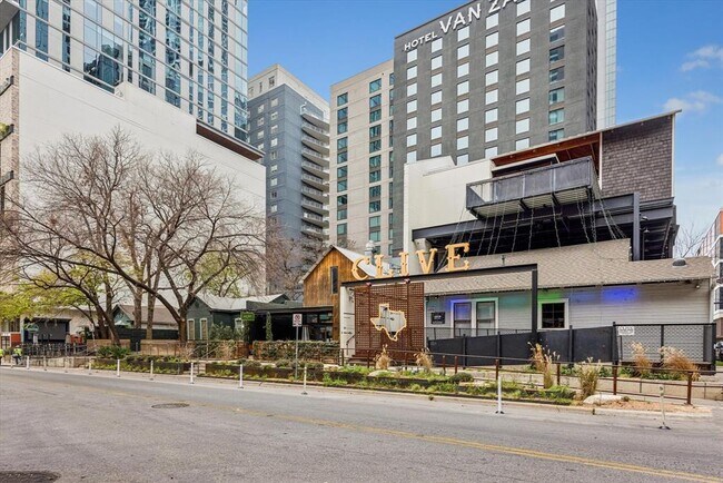 Building Photo - 44 East Ave