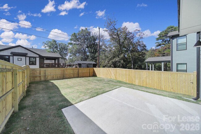 Building Photo - 511 Bowman Rd