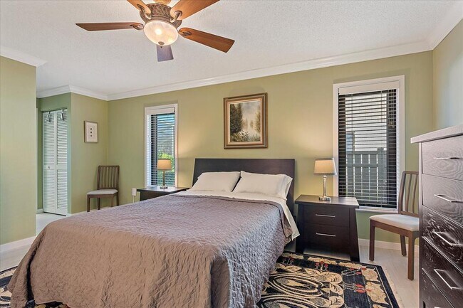 Building Photo - 4814 Country Oaks Blvd