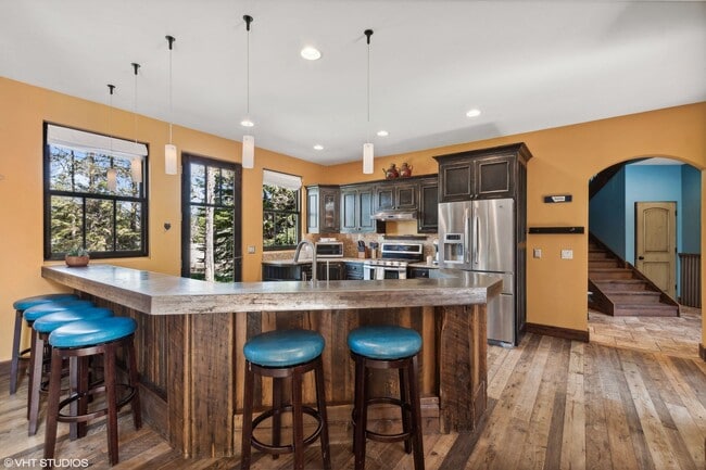 Building Photo - Charming 4 bedroom Home in Whitefish on 3 Acres