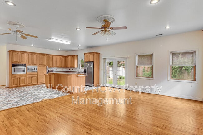 Building Photo - 7412 Marc Dr