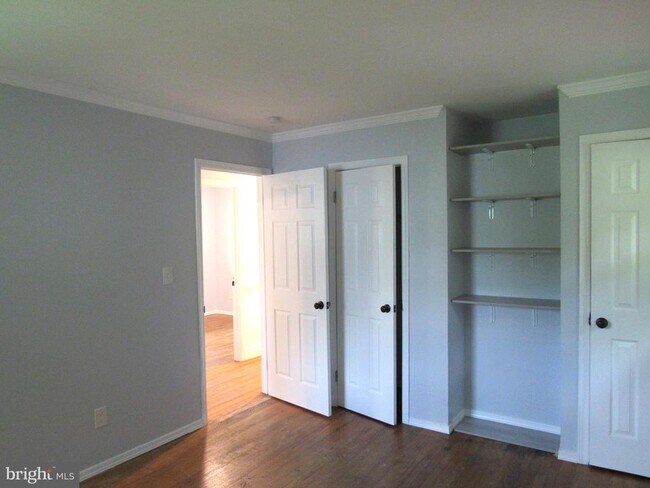 Building Photo - 5515 Helmont Dr