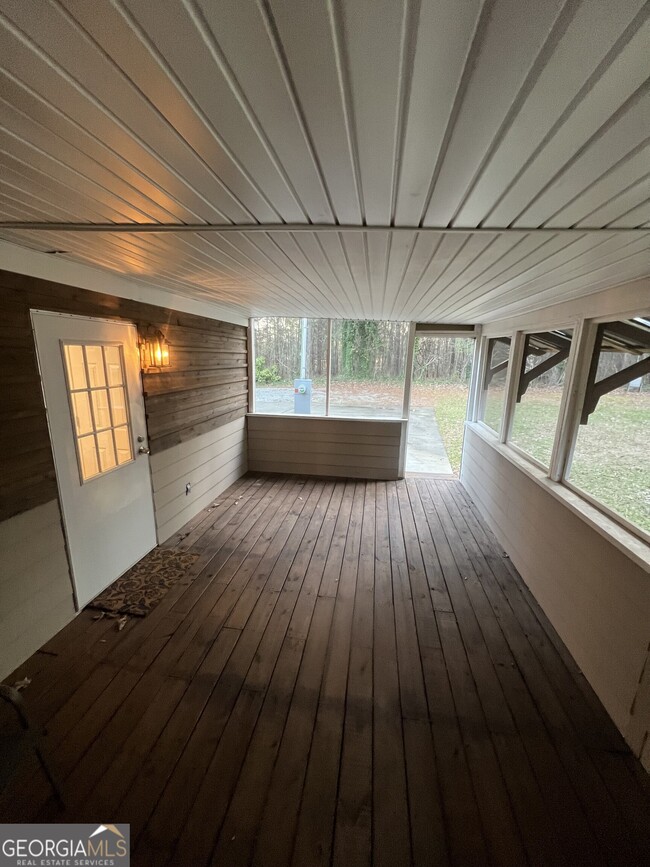 Building Photo - 130 Fairview Rd