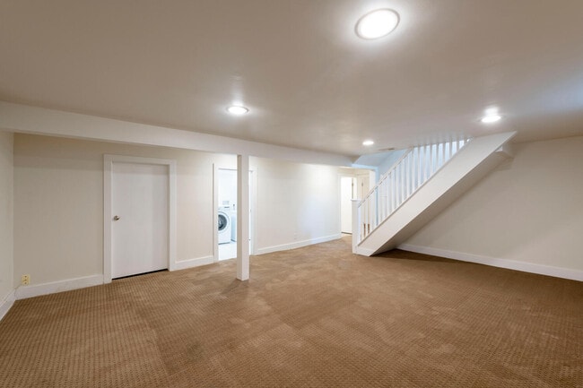 Building Photo - 1639 E 900 S