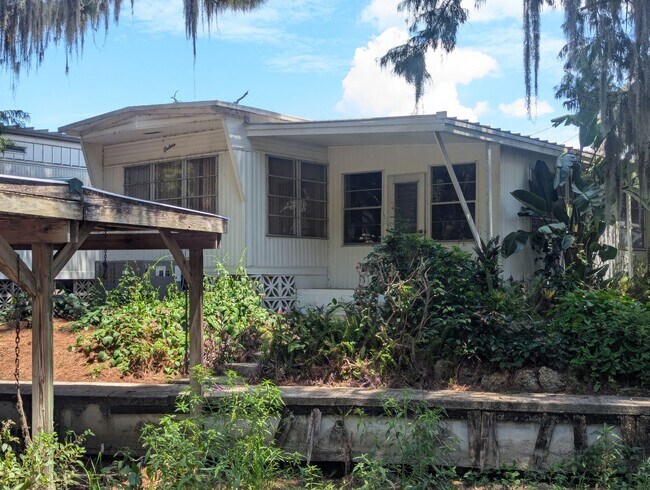 Building Photo - 420 S Lake Ave