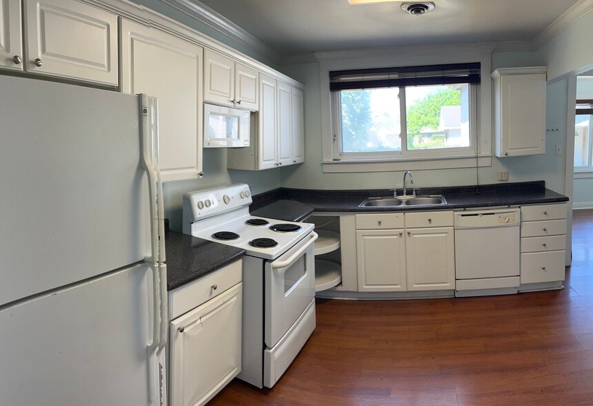 Building Photo - 205 Washington Ave