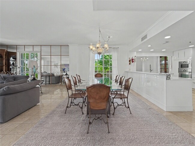Building Photo - 2124 Fisher Island Dr