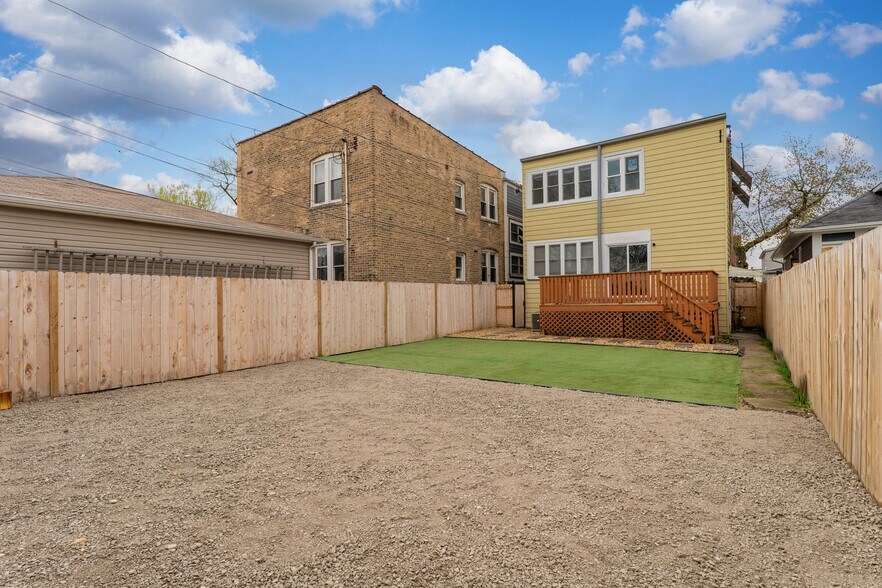 Building Photo - 5304 W Cornelia Ave