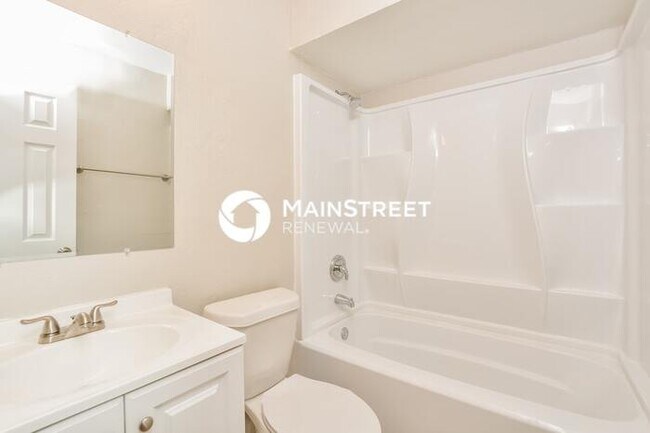 Building Photo - 4 Bedroom Pet-Friendly Home in DELAND, FL ...