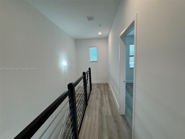 Building Photo - 10461 NW 82nd St