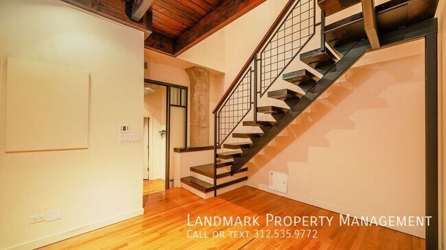 Building Photo - 758 N Larrabee St