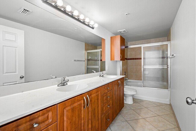 Building Photo - 6400 Emerald Dunes Dr