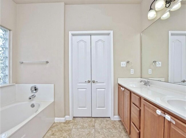 Building Photo - 310 Steer Acres Ct