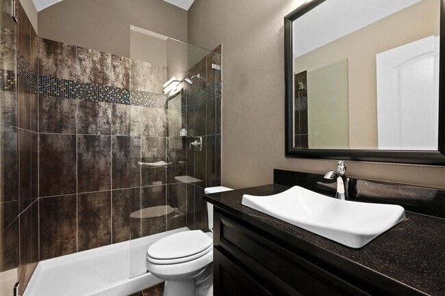 Building Photo - Fully Furnished Modern Home in Rocky Creek!