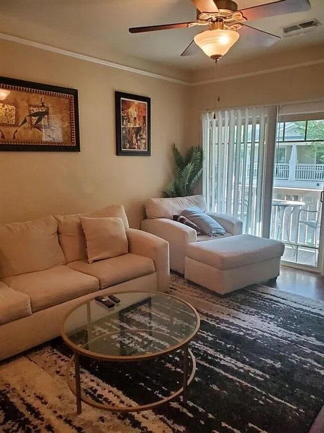 Building Photo - 2/2.5 Townhome w/ Balcony in Great Location Close to GA Tech, Midtown, and Buckhead!