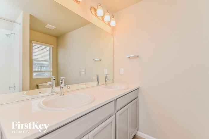 Building Photo - 11179 Murrelet Dr