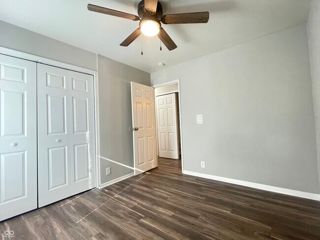 Building Photo - 5225 E 34th St