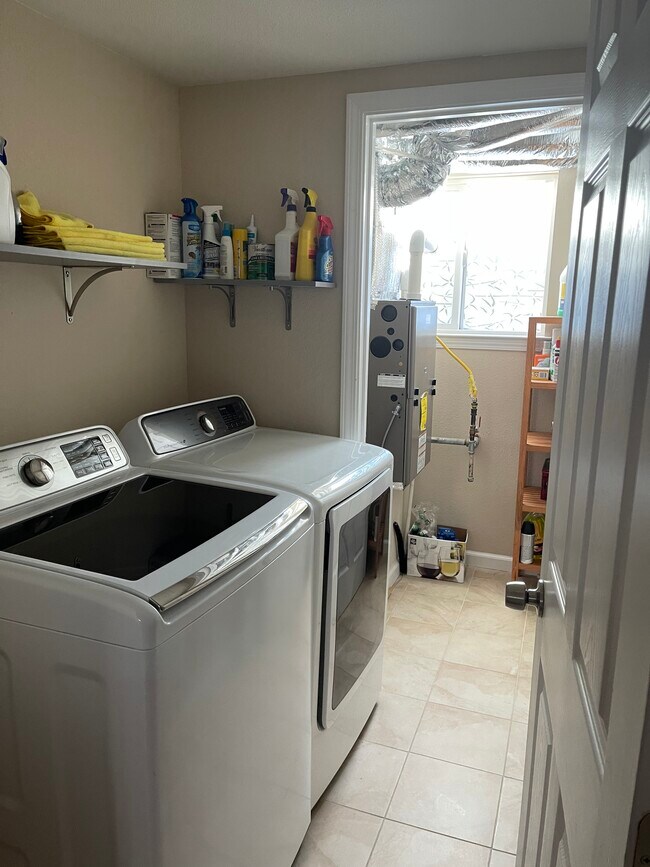 Building Photo - 617 Liberty St