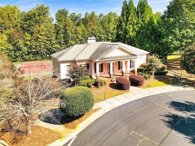 Building Photo - 5555 Holly Springs Dr