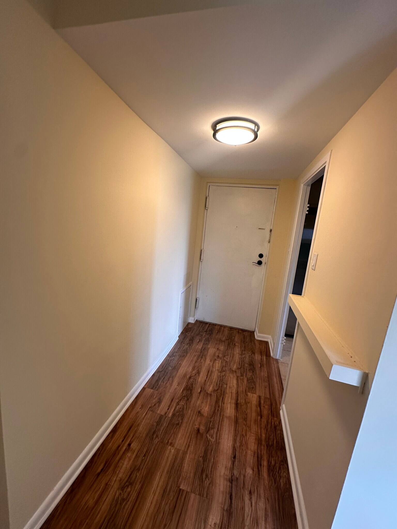 Building Photo - 6001 Arlington Blvd