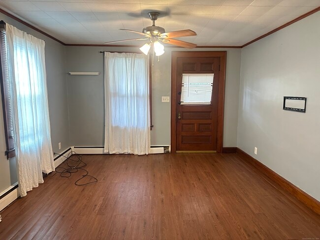 Building Photo - 103 Silver Ln