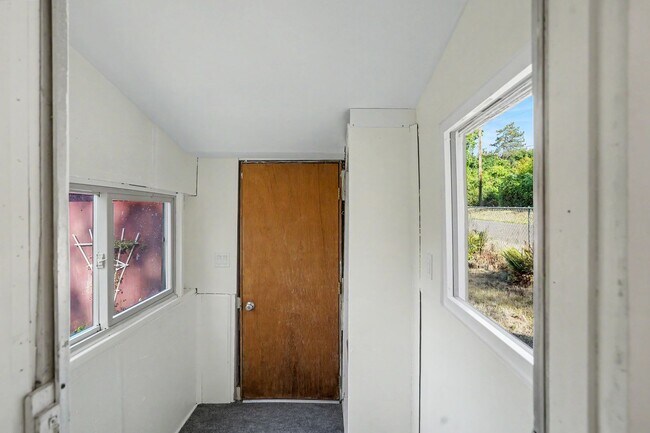 Building Photo - 30645 Fisher St