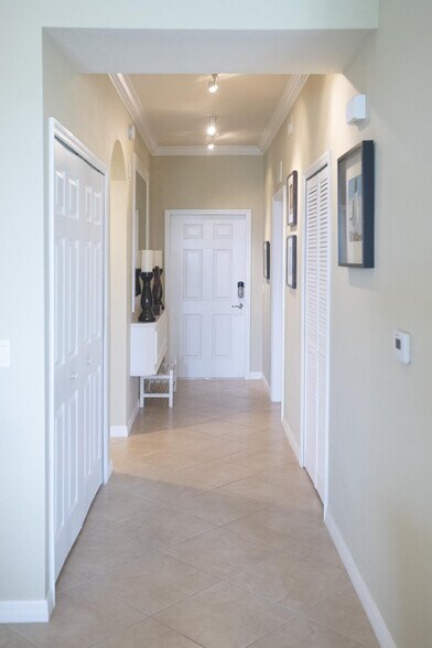 Building Photo - 7121 River Hammock Dr