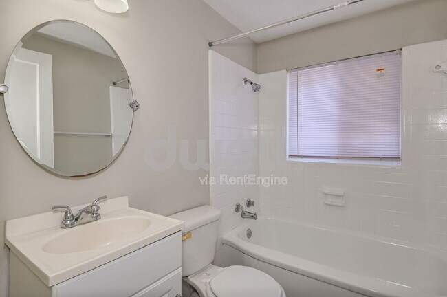 Building Photo - 1927 Central Ave