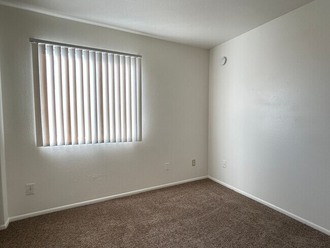 Building Photo - BEAUTIFUL COUNTRY MEADOWS! **NO HOA**
