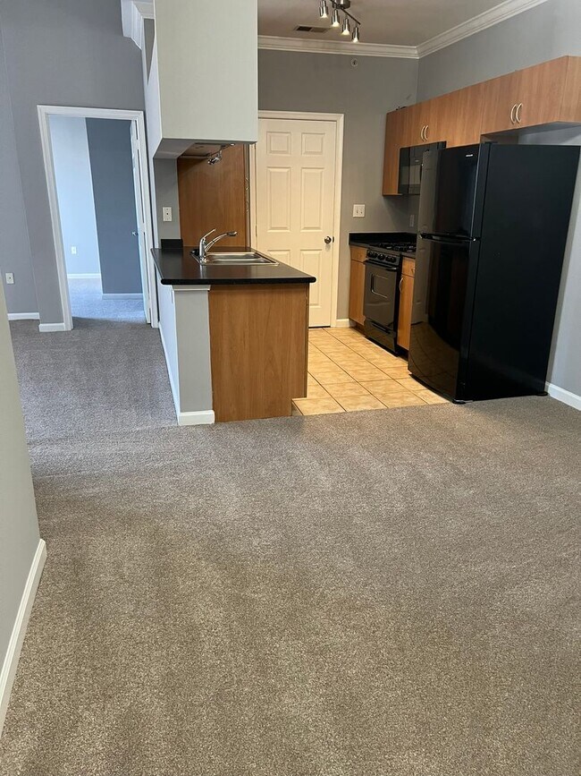 Building Photo - L(o)(o)K what we found!