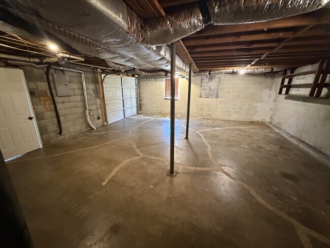 Building Photo - 171 Vulco Dr